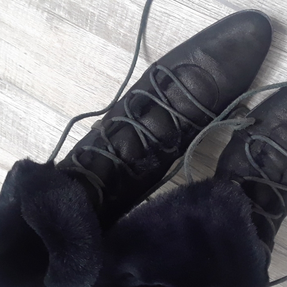 GUCCI FUR LINED BOOTS..RARE FIND.. - Picture 9 of 11